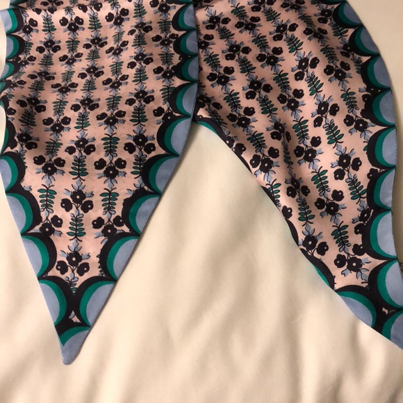 BRAND NEW ANN TAYLOR 100% SILK SCARF - Picture 3 of 8